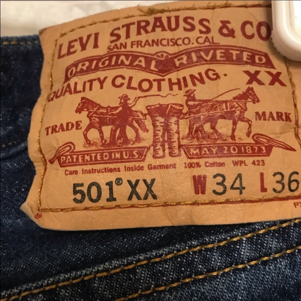 Levi’s 501 button fly jeans excellent condition